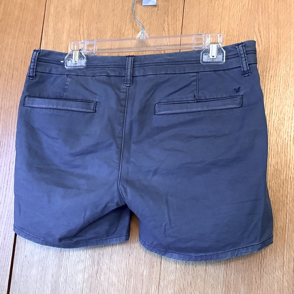 American Eagle size 8 midi blue stretch cotton twill 5.5” shorts 4 pockets EUC - Picture 2 of 7
